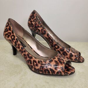 Bandolino Cheetah Print Peep Toe Heels